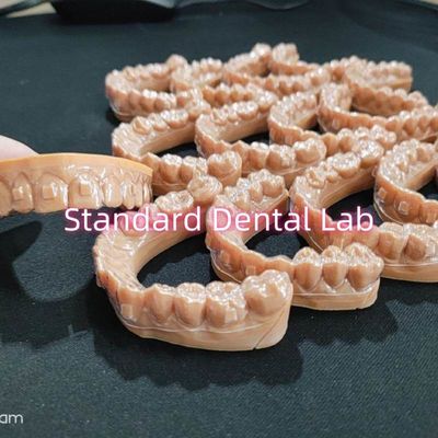 Ortodonzia dentale Invisalign Aligners Invisibile Retainer